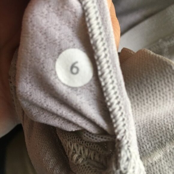 Lululemon Dancing Warrior Tank Size 6 - Picture 6 of 6